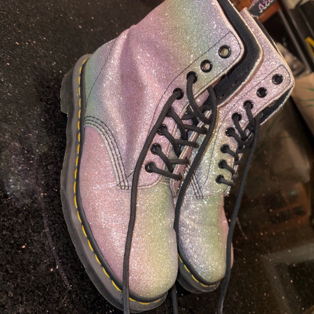 Dr. Martens Glitter combats